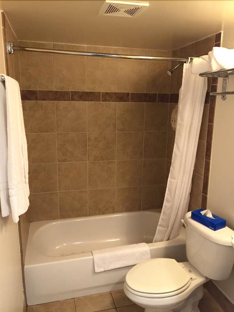 Oceans 2700 Hotel Virginia Beach Bagian luar foto